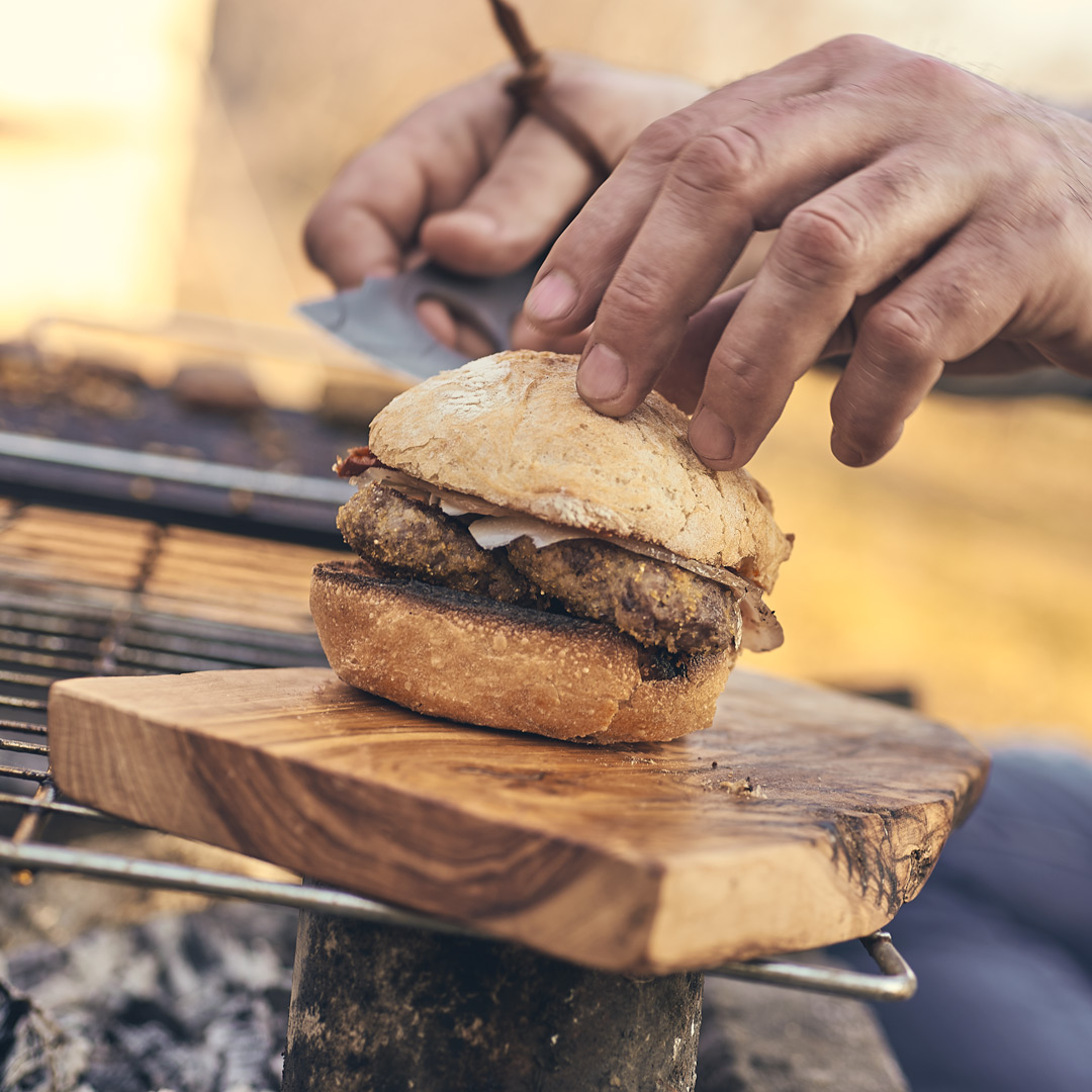 BEAR knife burger barbecue